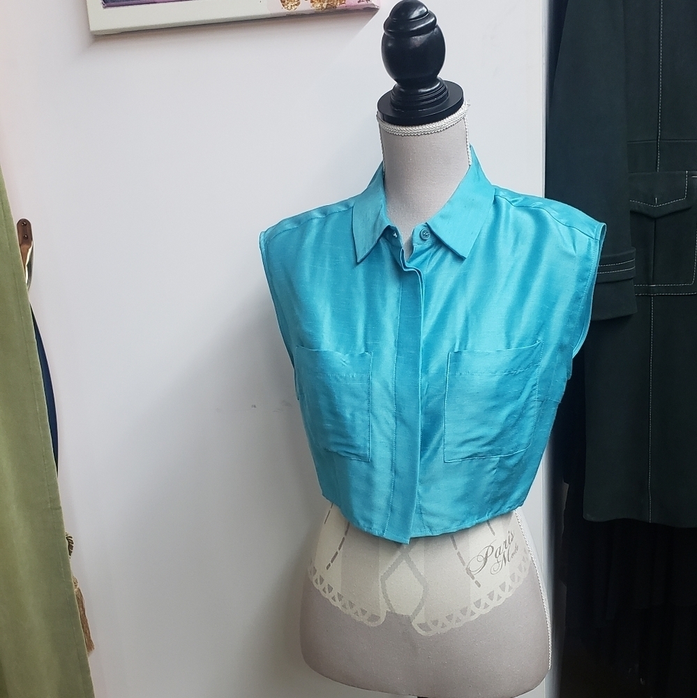 Isa Arfen Tiffany Blue Hidden Button Up Crop Shirt